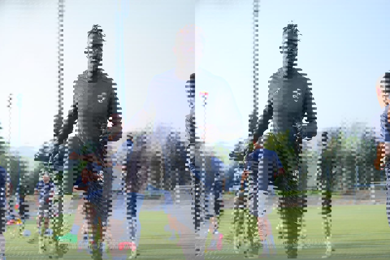 2057022