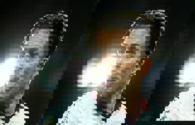 2057098