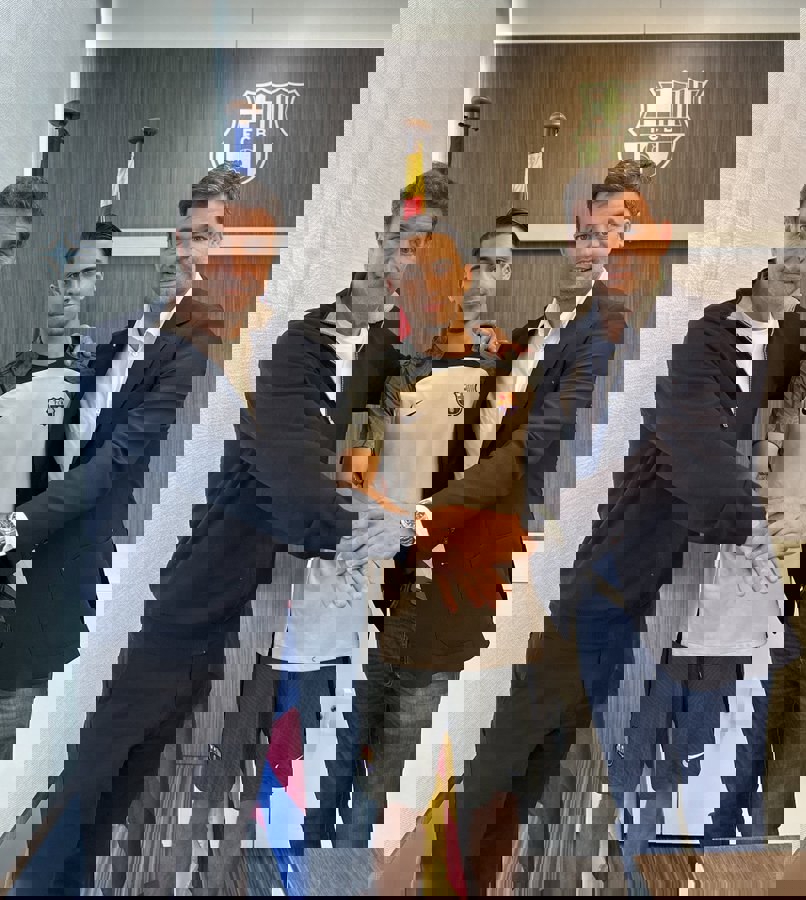 2057258