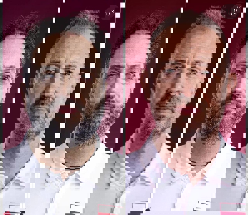 2057233