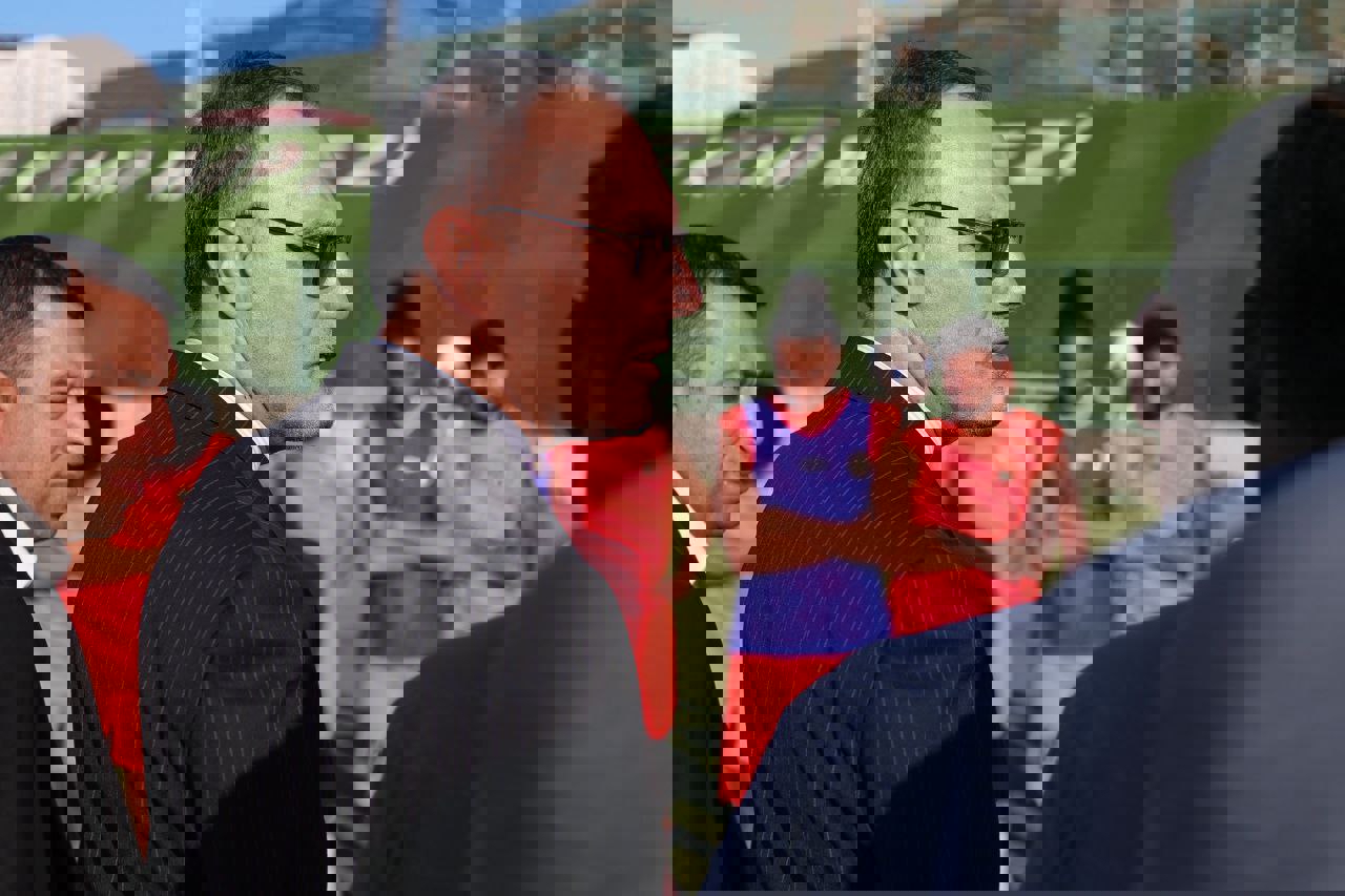 2057352