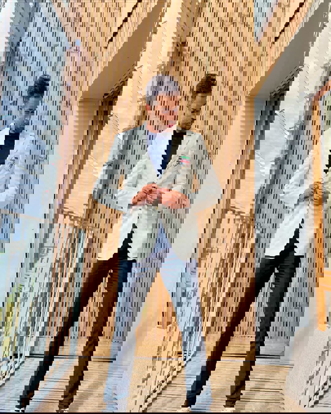 2057408