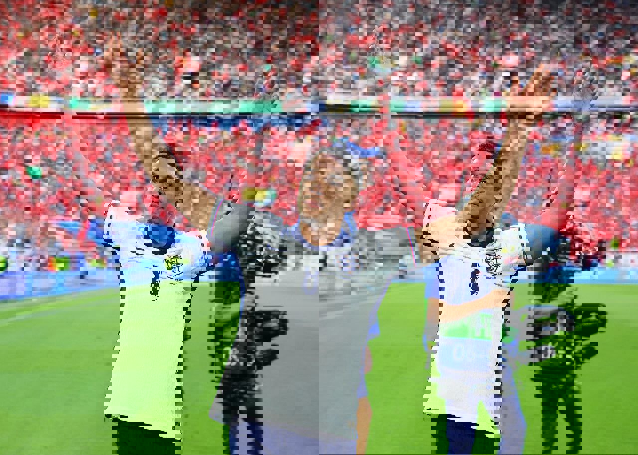 2057565