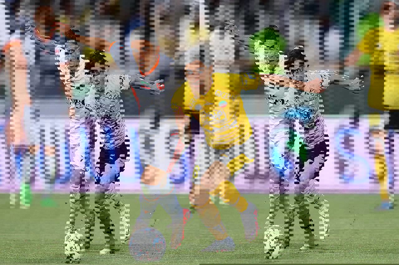 2057571