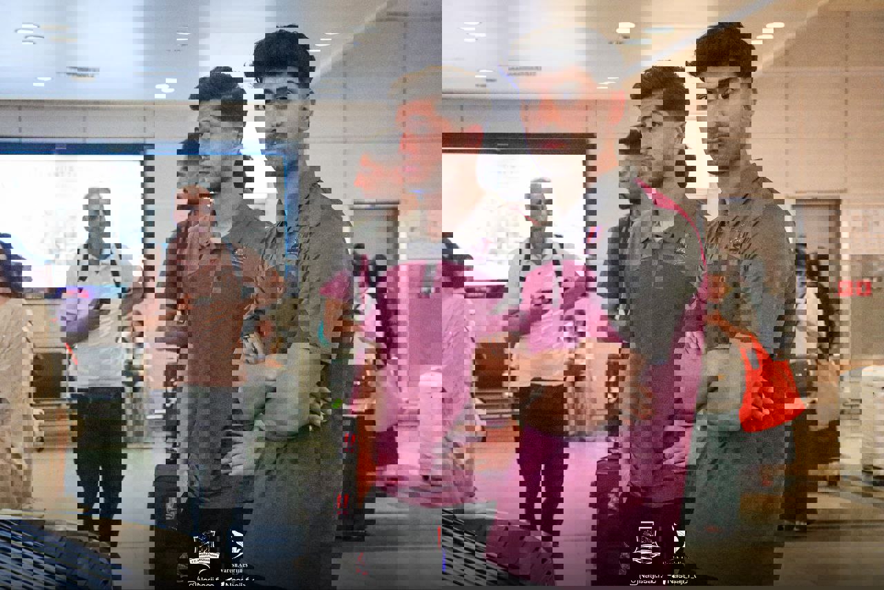 شاگردان الهامی به استانبول رسیدند (عکس)