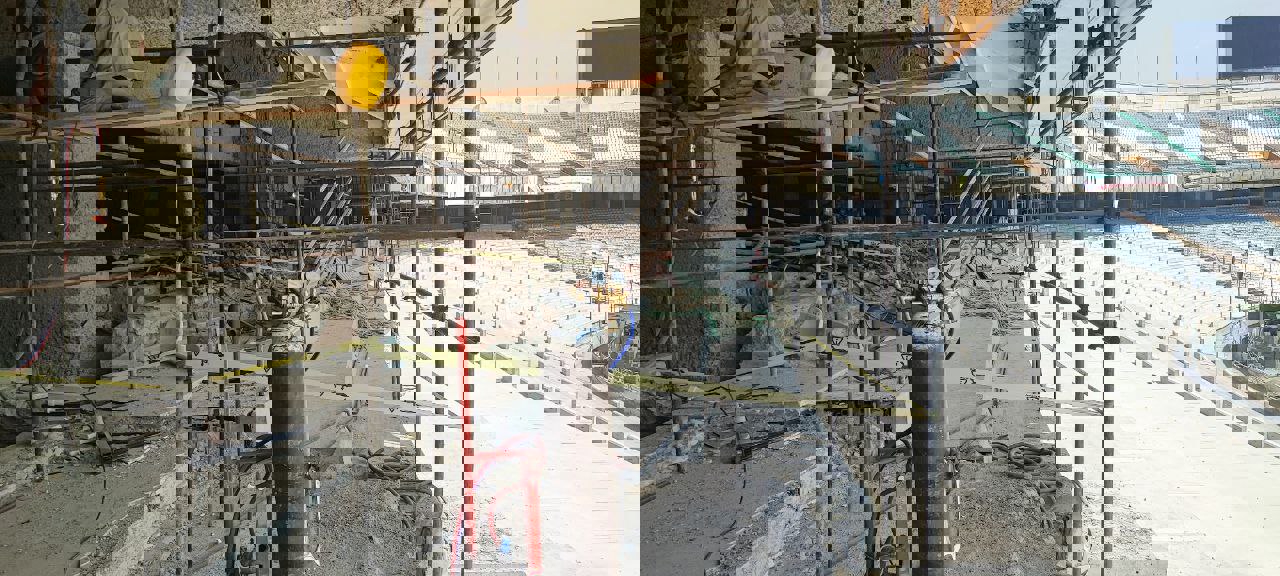 2057621