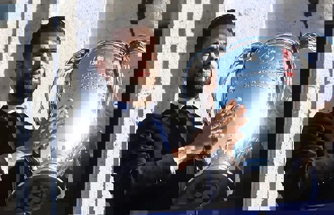 2057762