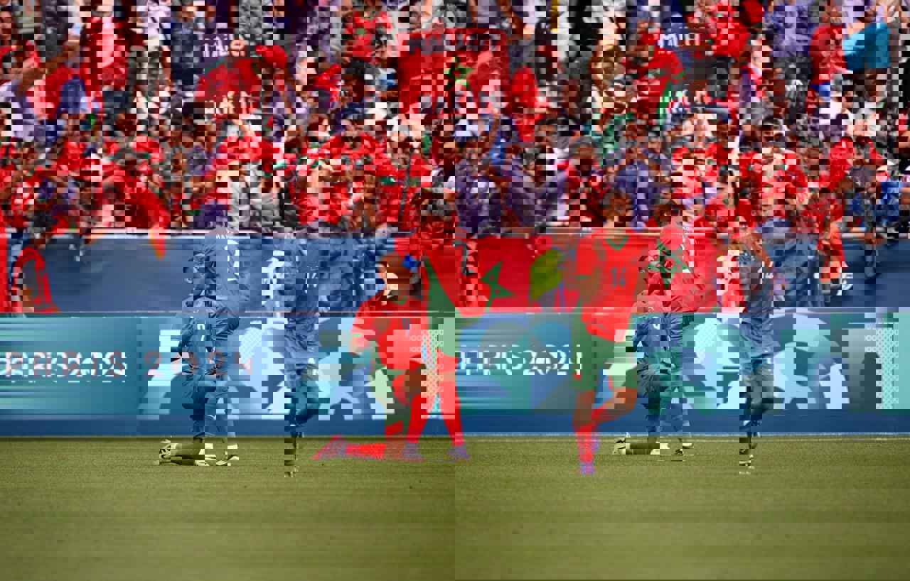 2057818