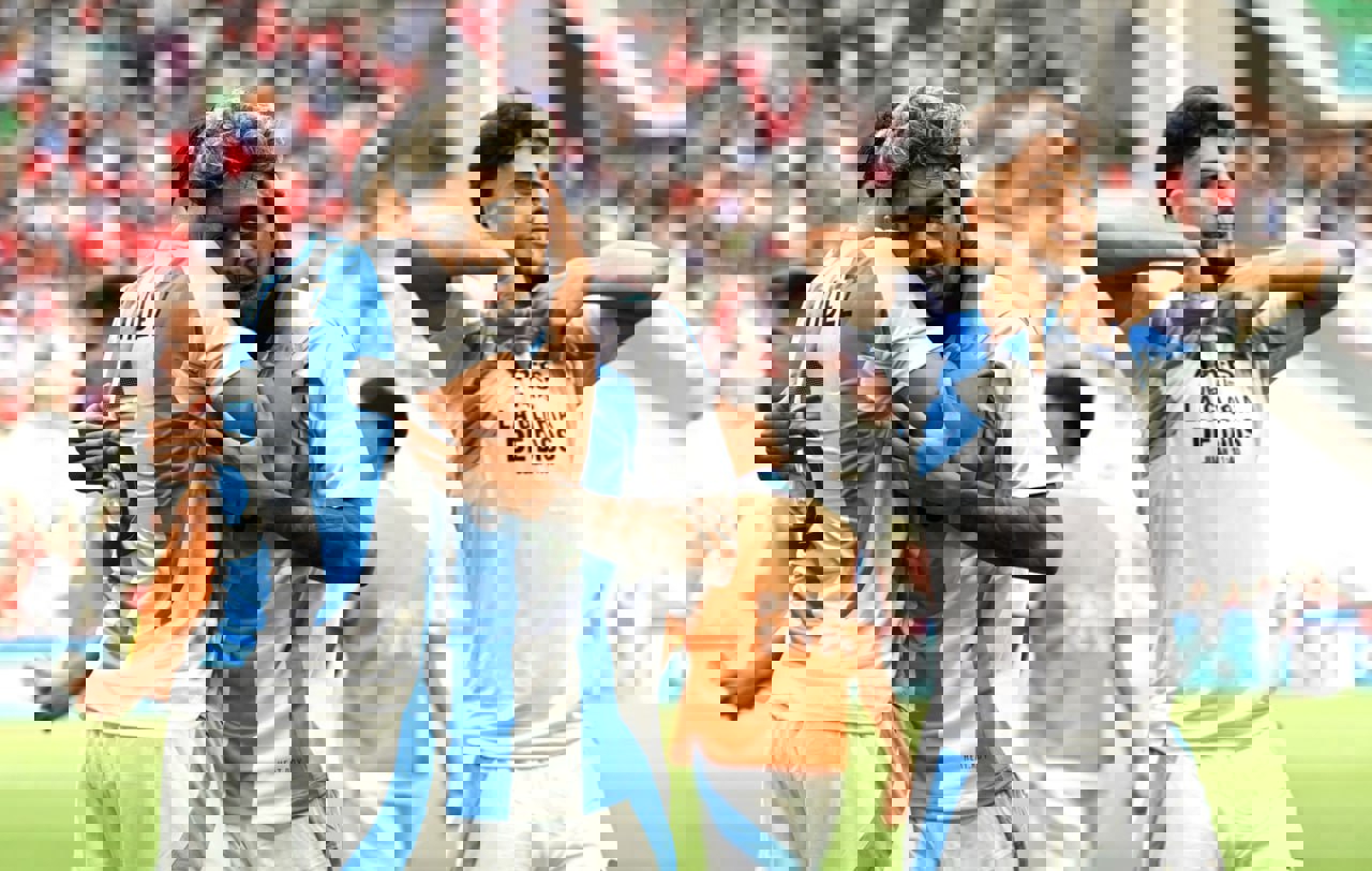 2057843