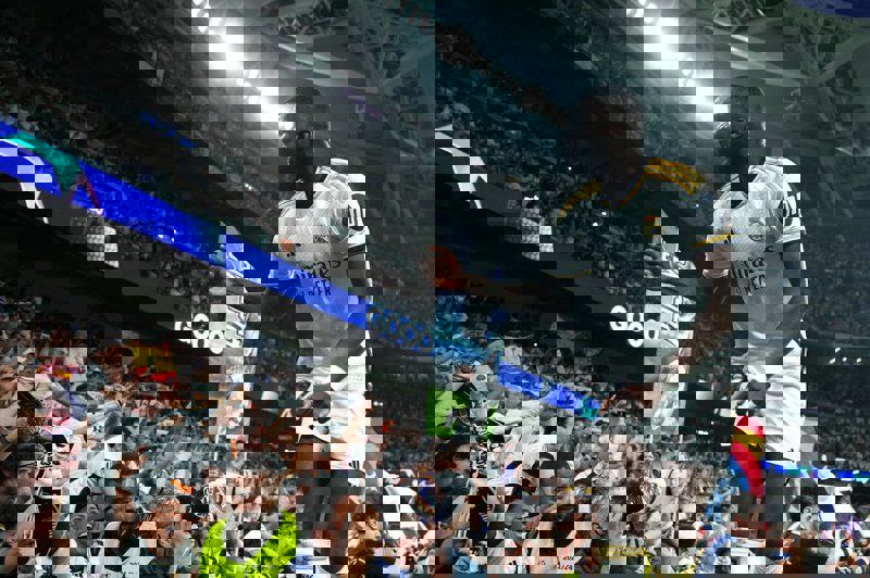 2057978