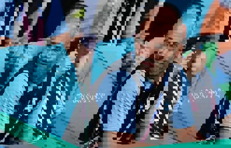2058173