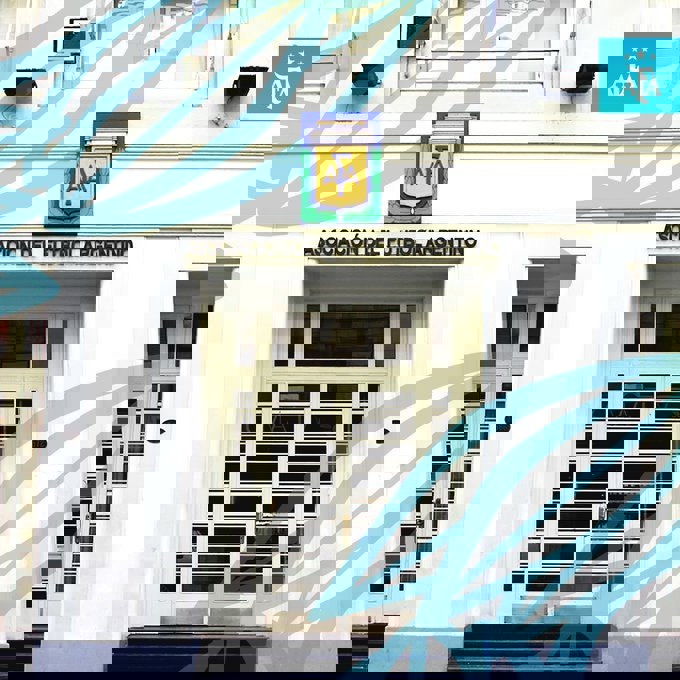 2058176