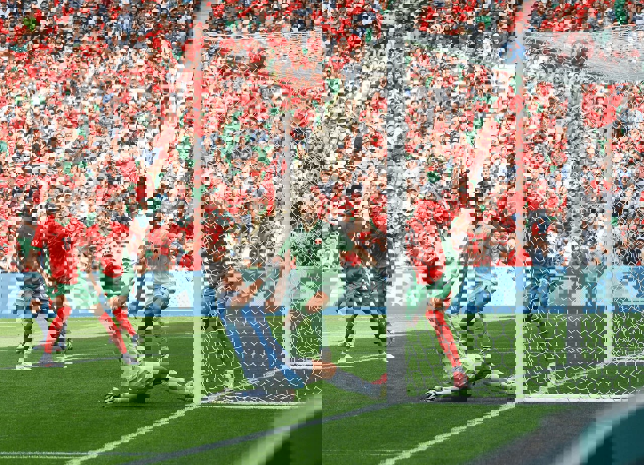 2058121