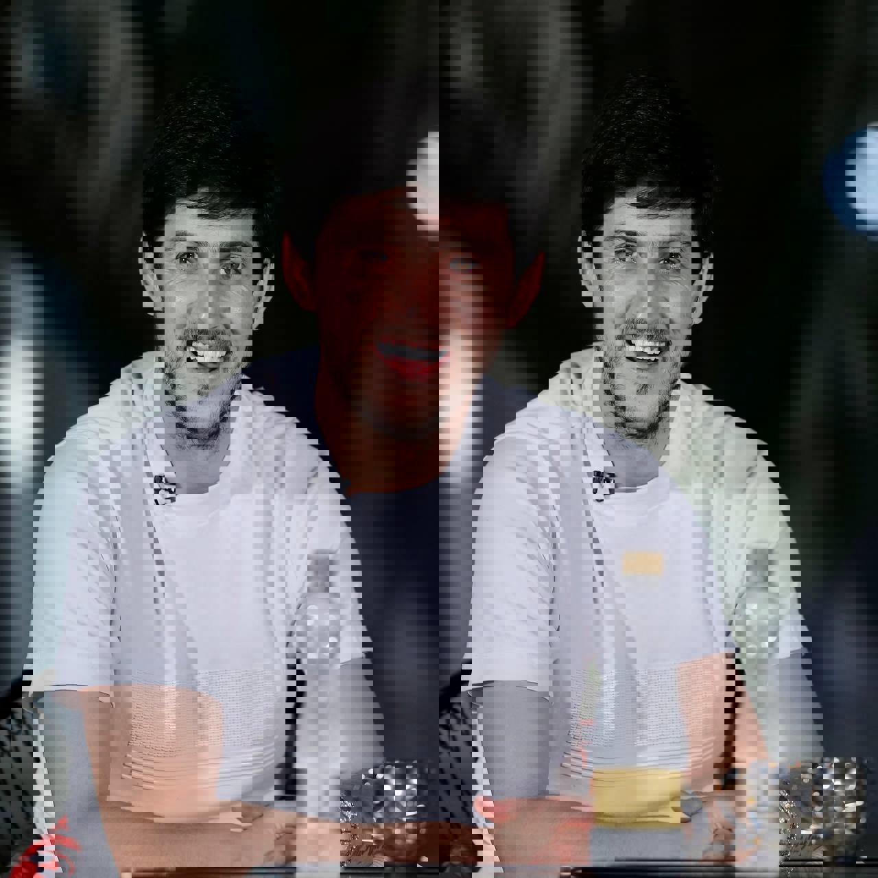 2058243