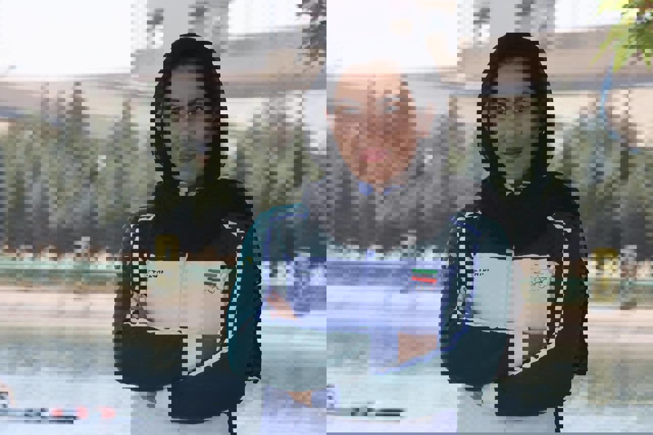 2058302