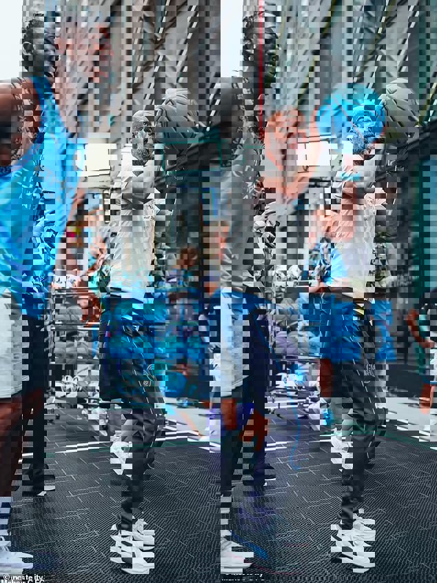 2058477