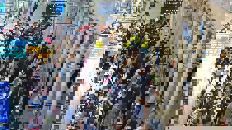 2058556