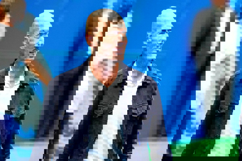 2058604