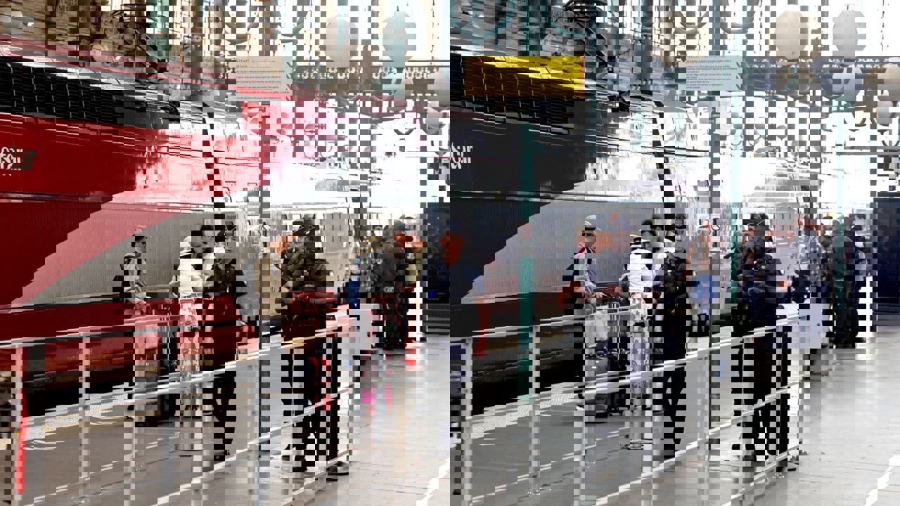 2058555