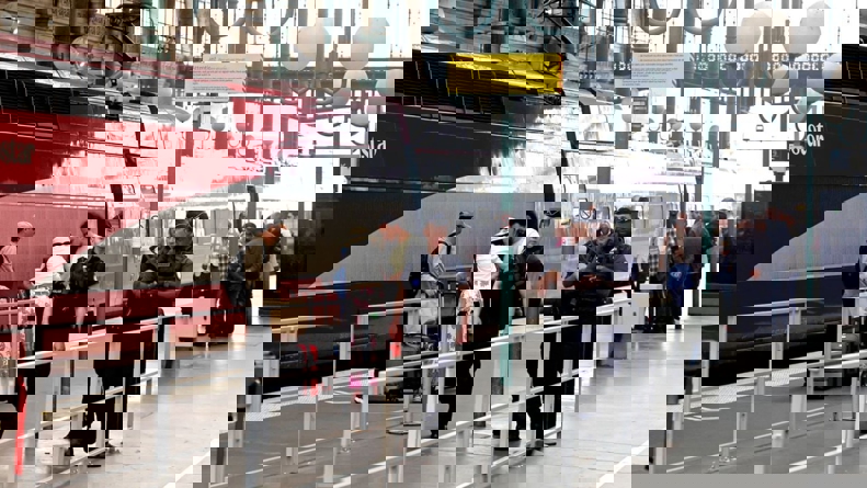 2058555