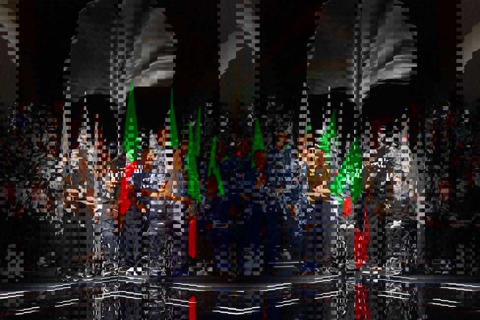2058676