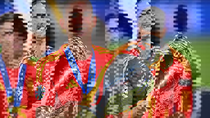 2058749
