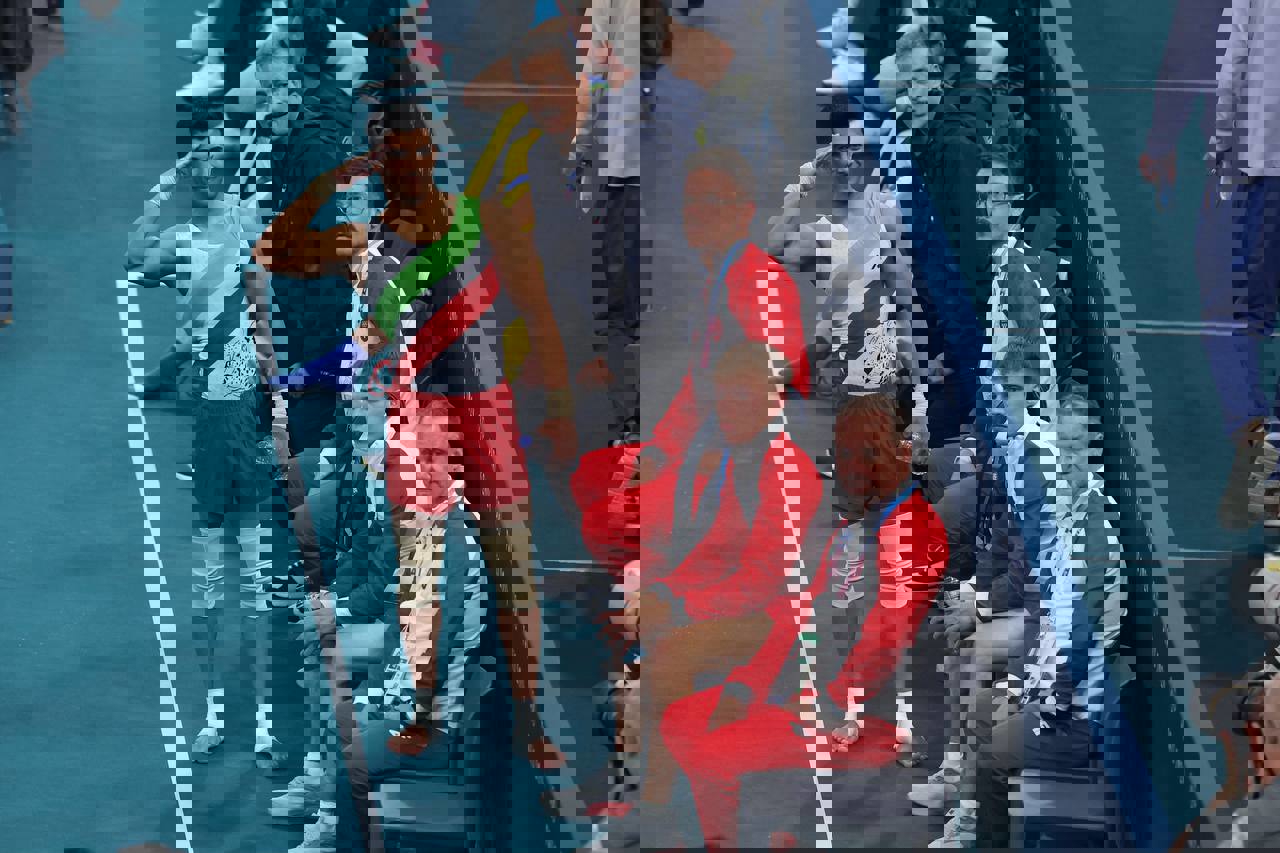 2059246