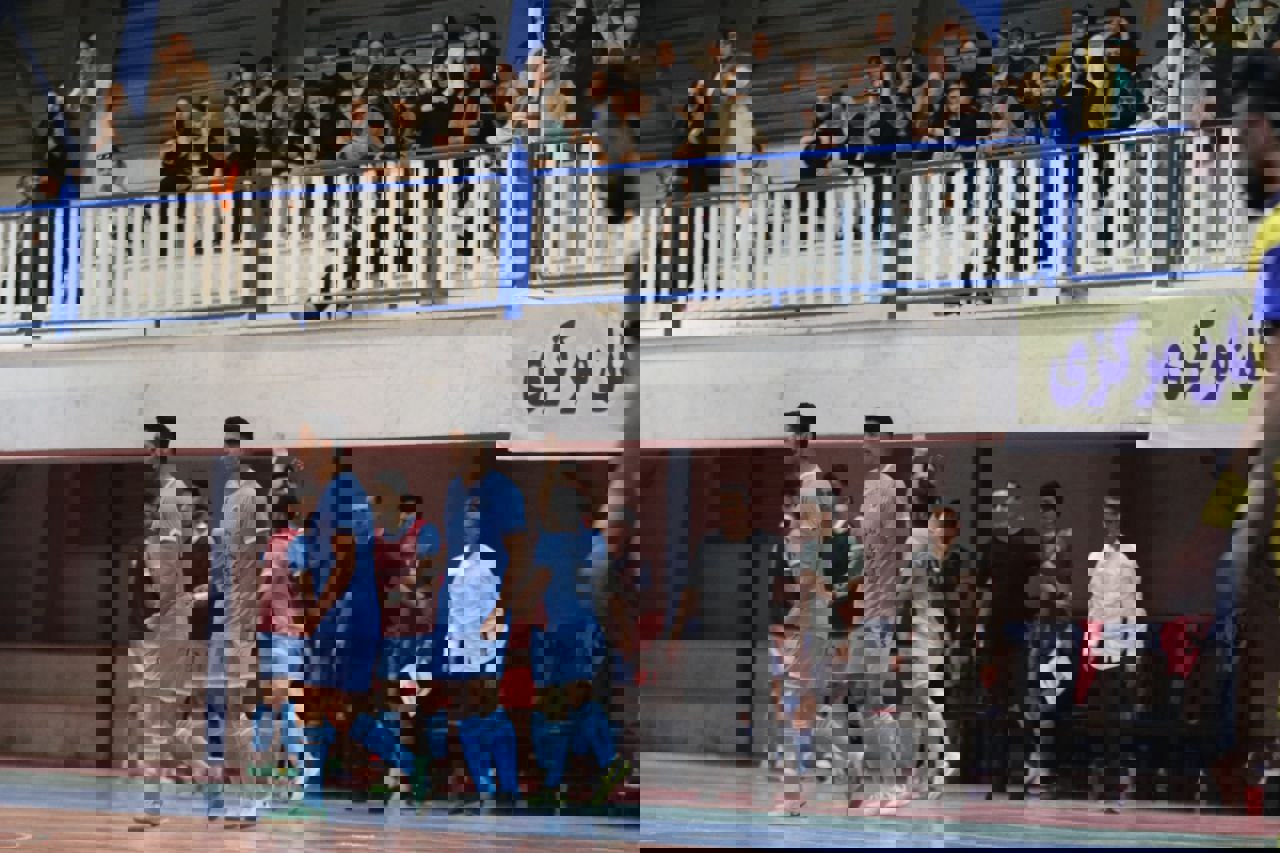 2058823