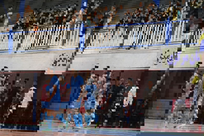 2058823