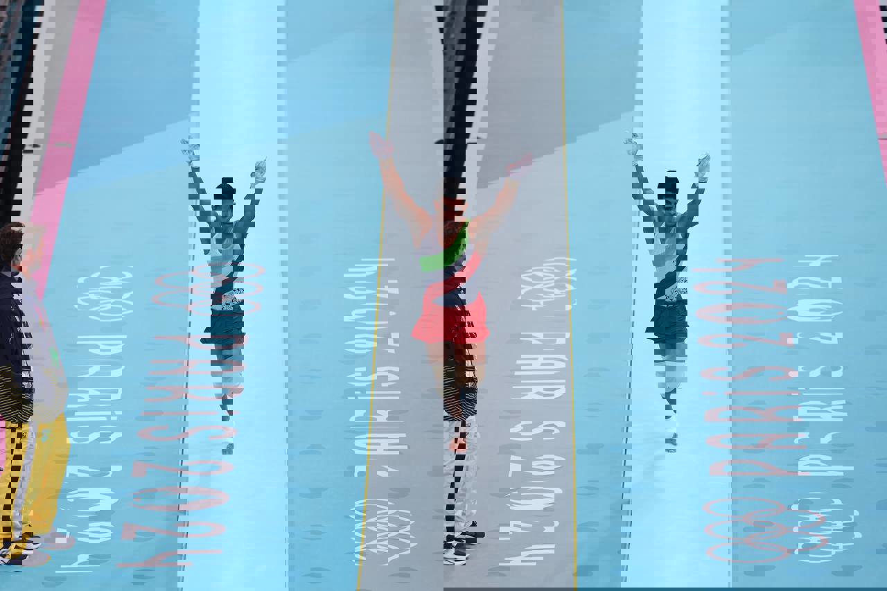 2058961