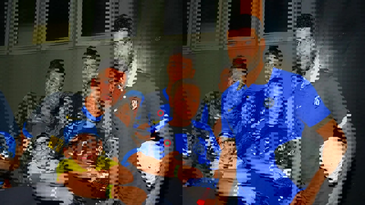 2059318