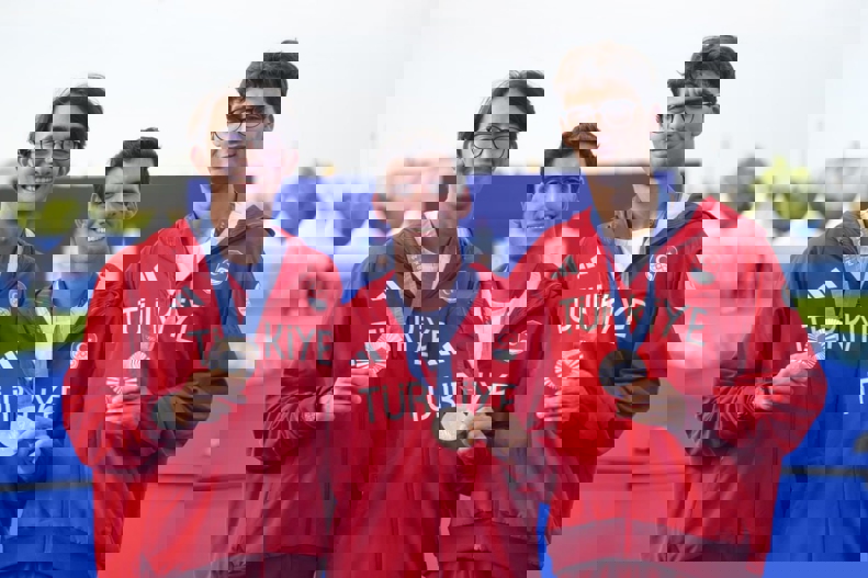 2060372