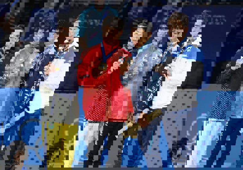 2059963
