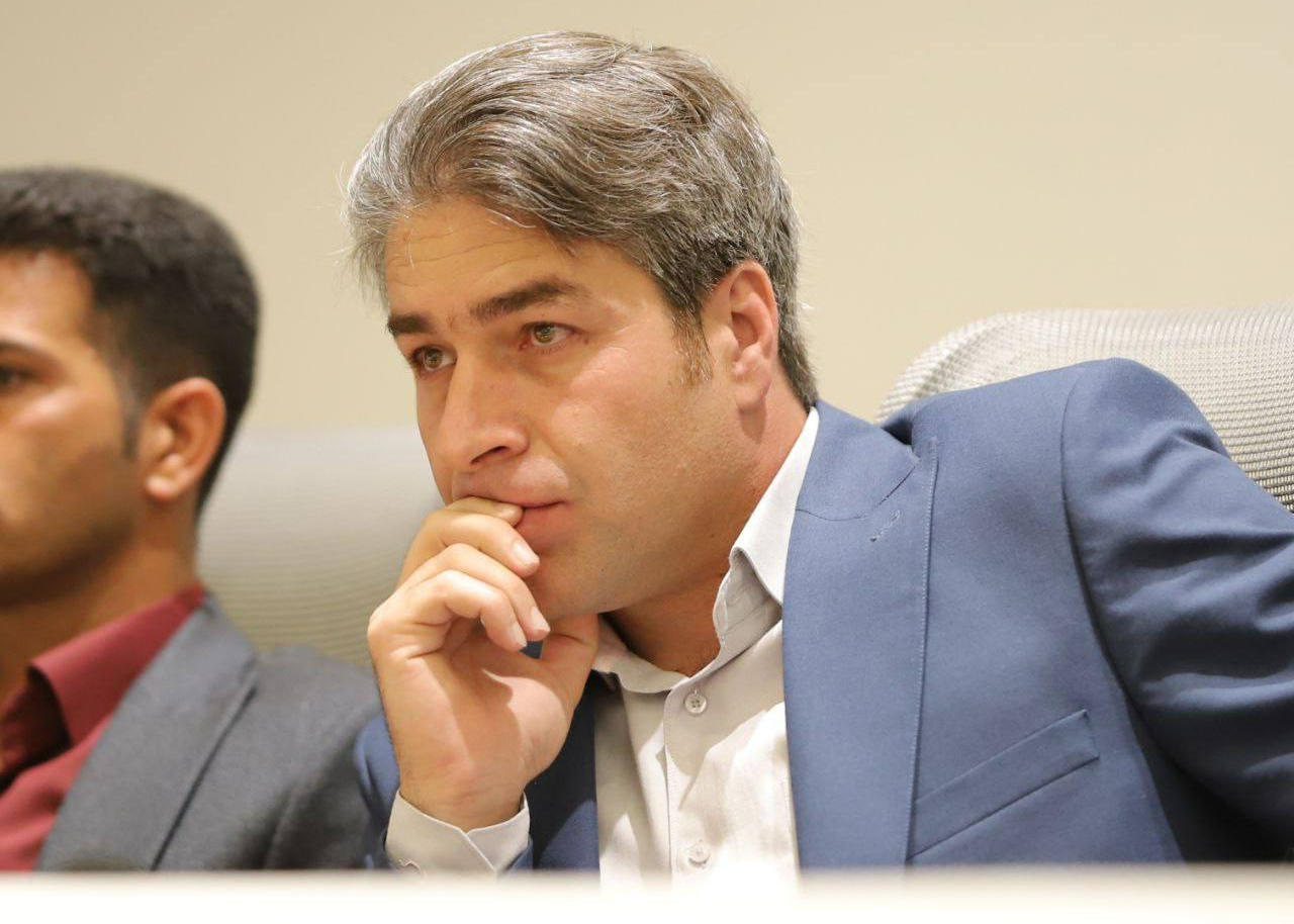 رقم بازیکنان مدنظر ۳ برابر بیشتر از سقف بود؛/ حسینی و بازیکنان با پیشنهادهای بالاتر ماندند