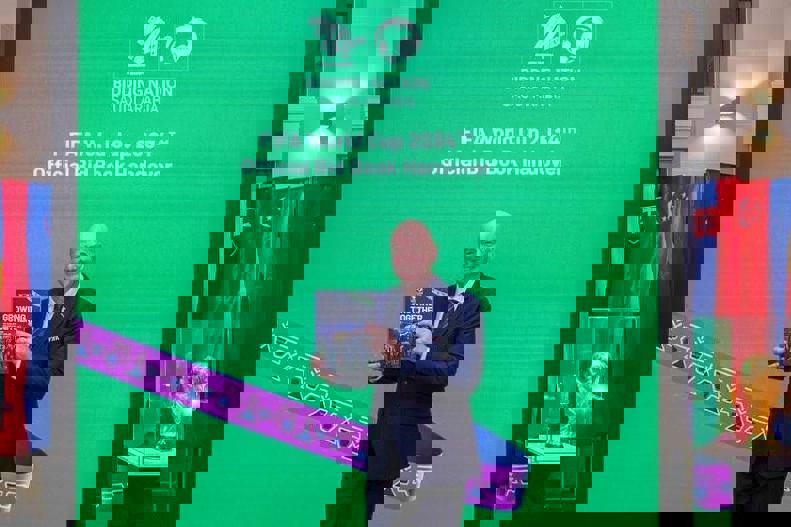 2060293