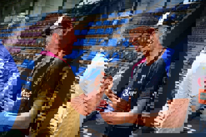 2060851