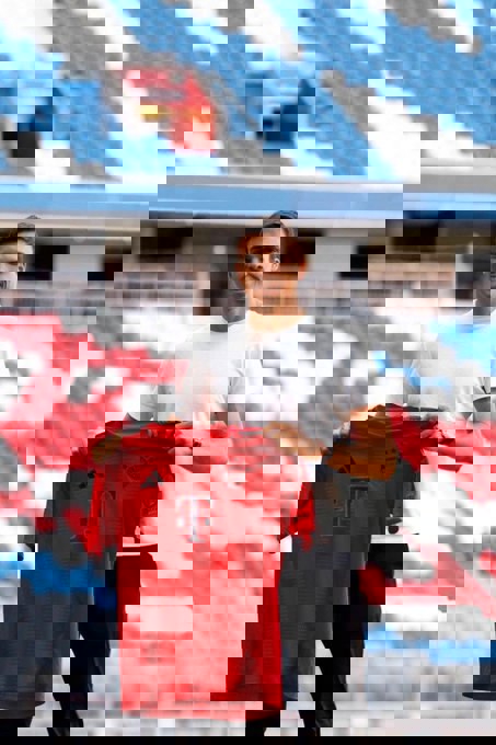 2060738