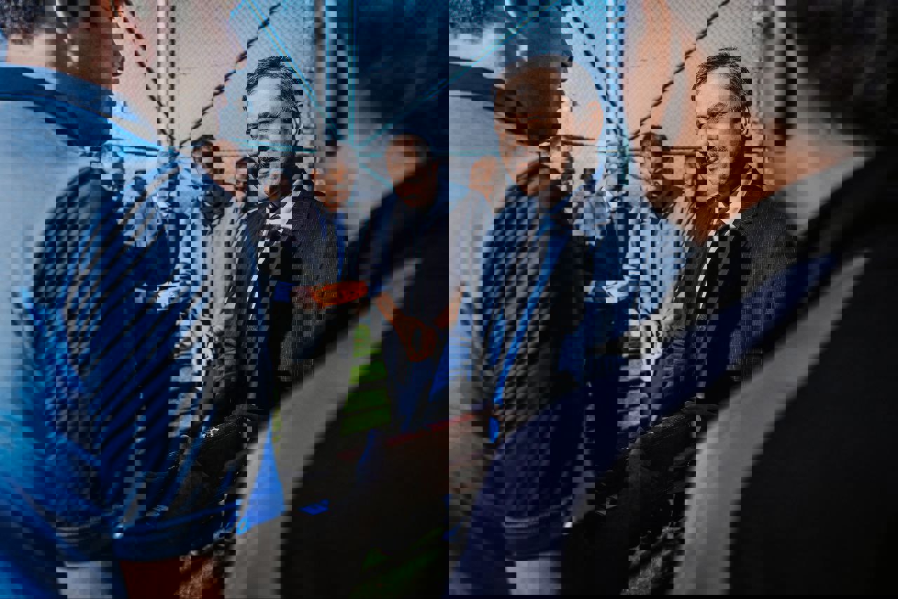 2060818