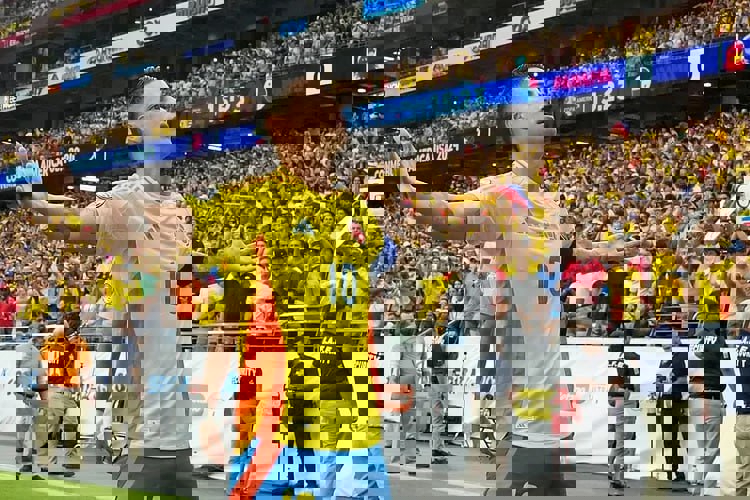 2061100