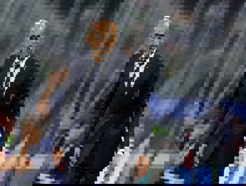 2061122