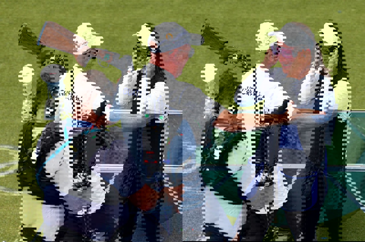 2061273