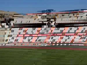 چمن ورزشگاه یادگار خارجی خواهد بود
