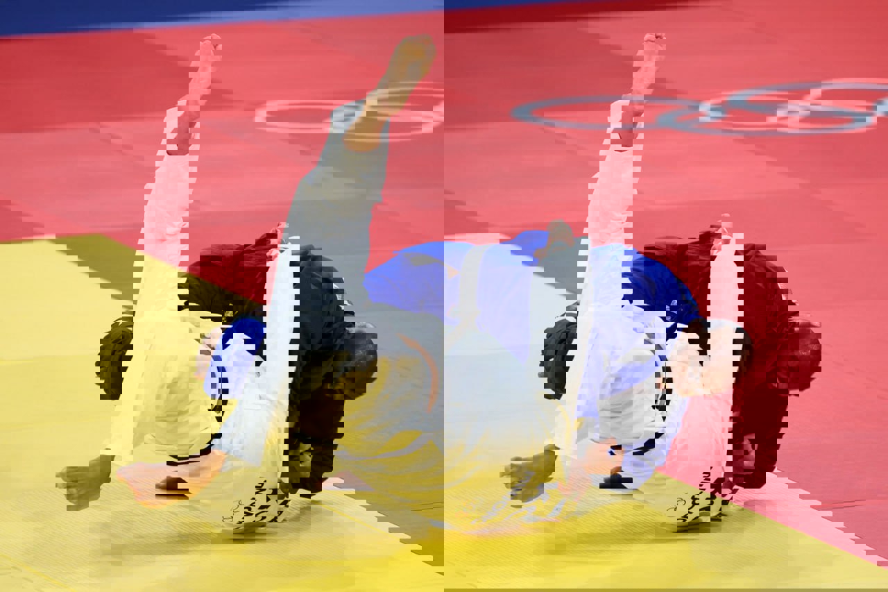 2062122