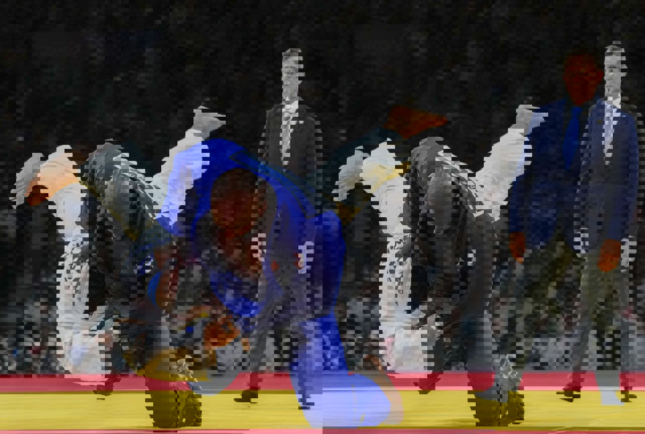 2062121