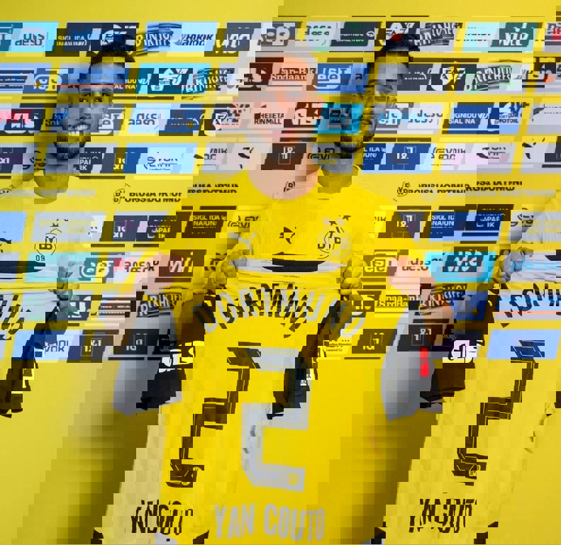 2062383
