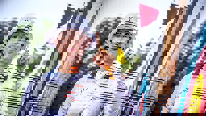 2062594