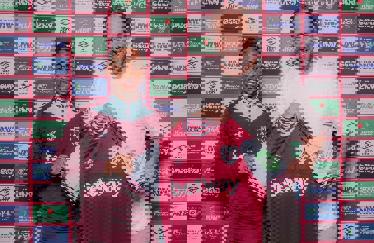 2062821