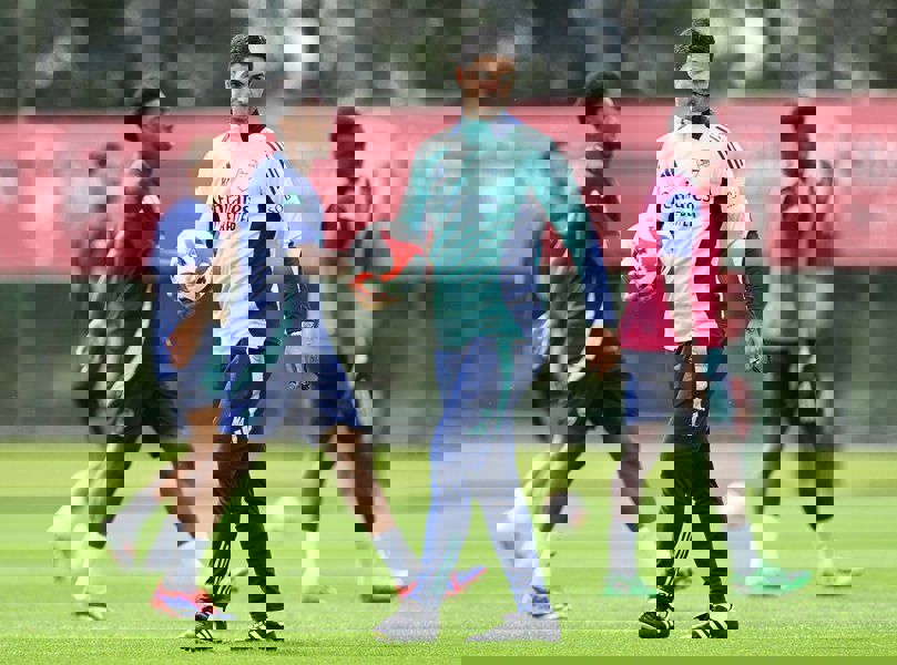 2063093