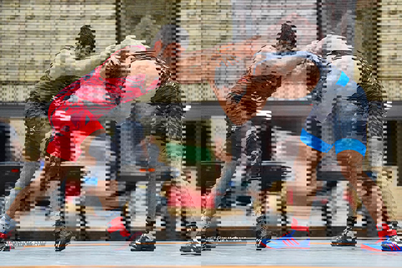2063004
