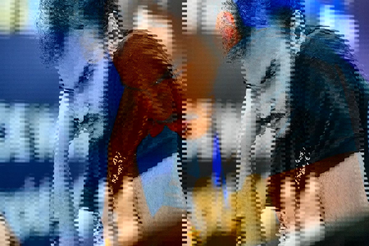 2063183
